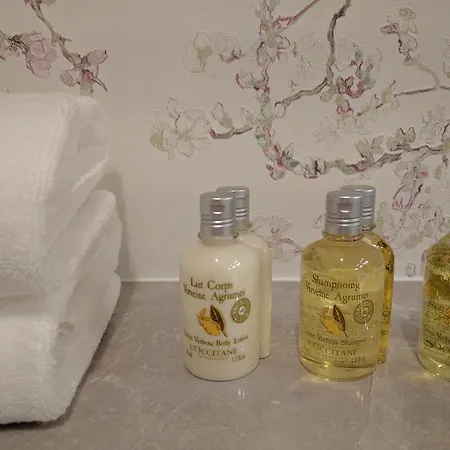 Apartment Vangogh By Mythings *