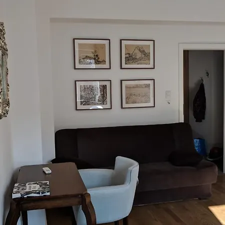 Apartment Vangogh By Mythings Warsaw