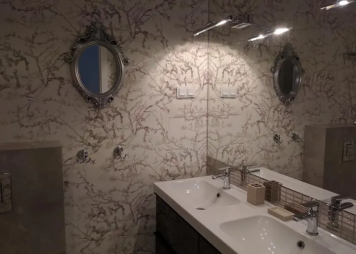 Vangogh By Mythings Apartament *